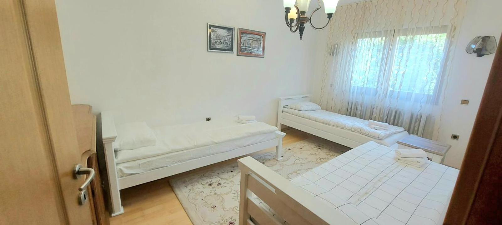 Family Apartment With Garden 塞拉耶佛 外观 照片