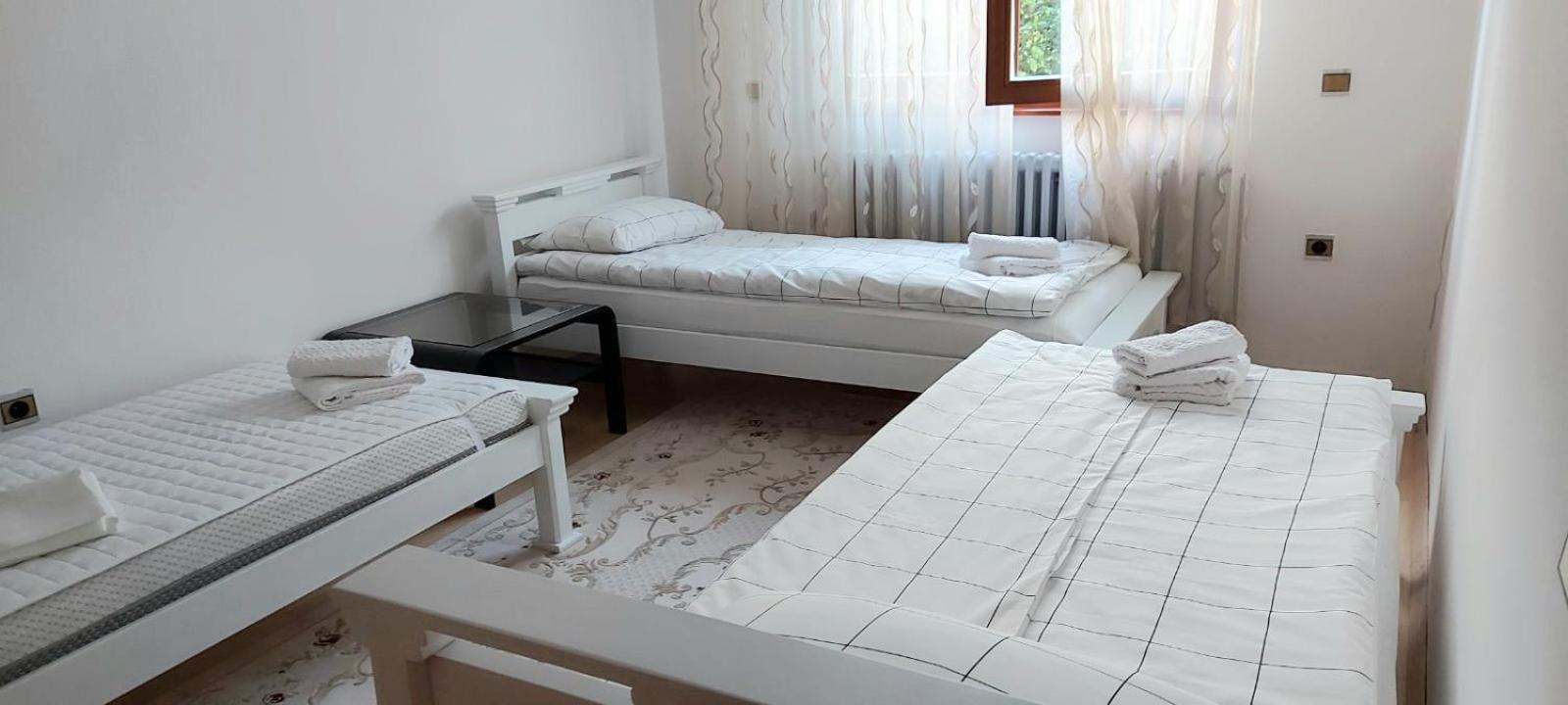 Family Apartment With Garden 塞拉耶佛 外观 照片