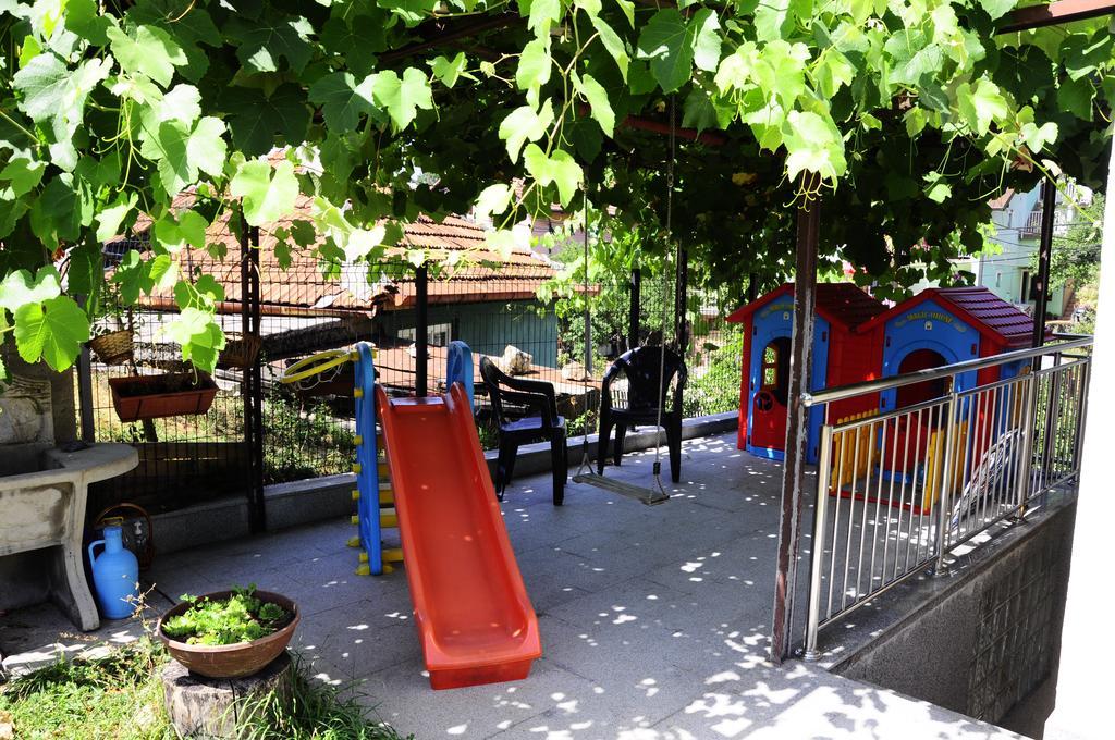 Family Apartment With Garden 塞拉耶佛 外观 照片