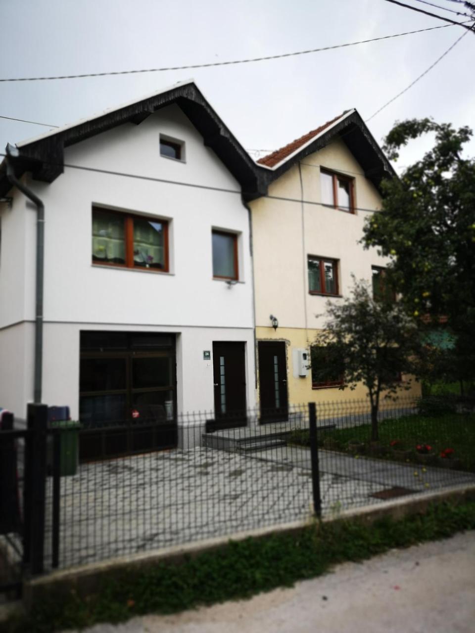 Family Apartment With Garden 塞拉耶佛 外观 照片